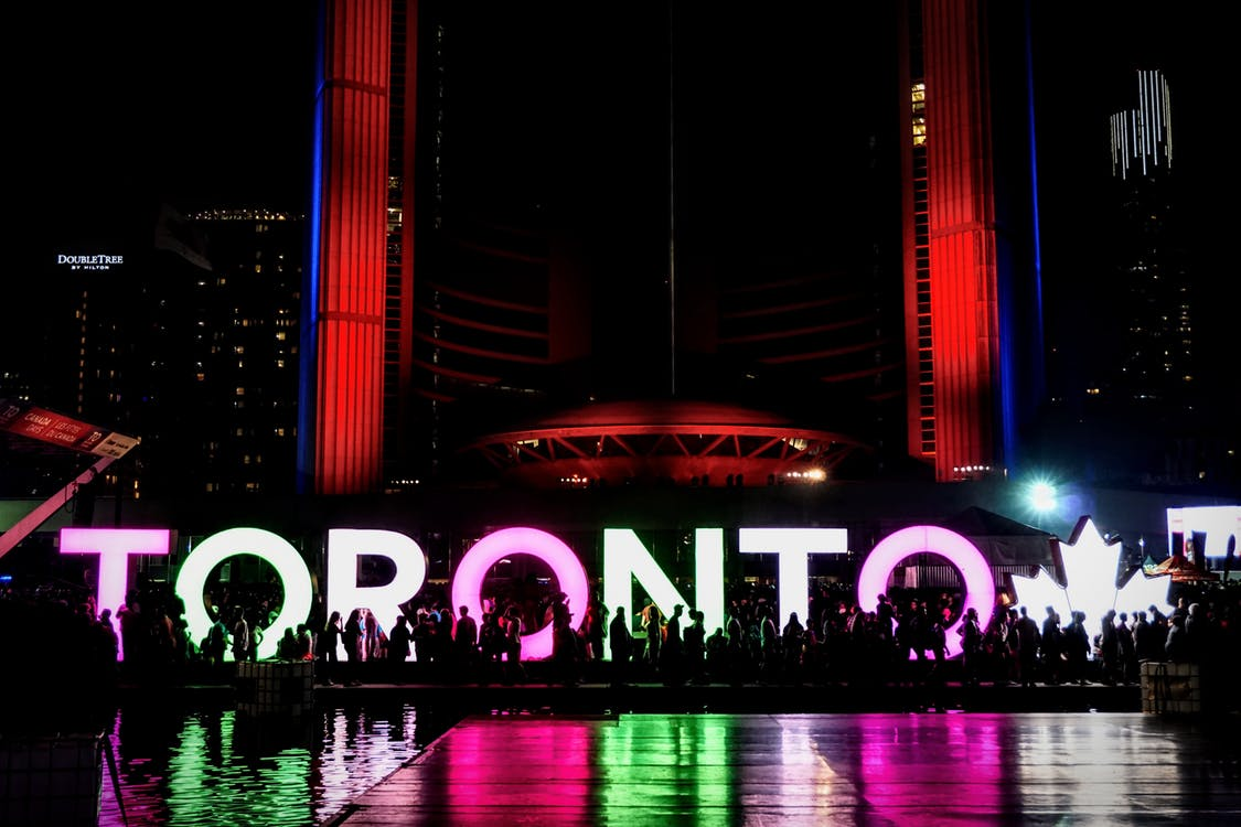 A picture of the Toronto sign in Nathan Phillips Square.